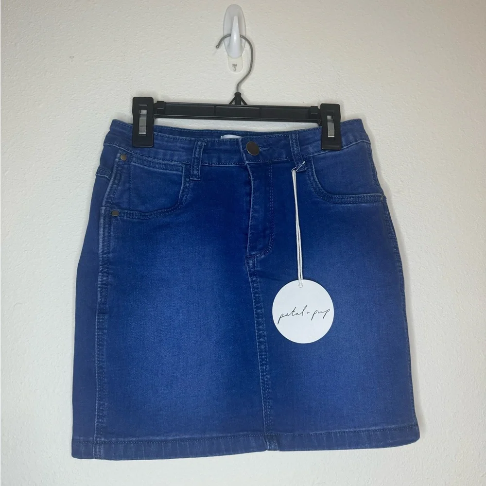 New with tags petal & Pup Jean skirt 🛍